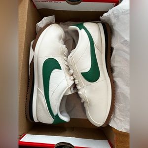 Green Nike Cortez, 7.5.